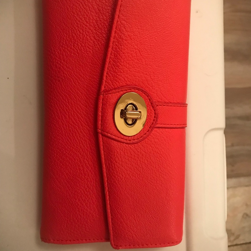Charming Charlie’s wallet